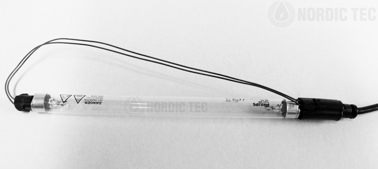 Anschließen der UV-Lampen an den UV-Wasserfilter Nordic Tec